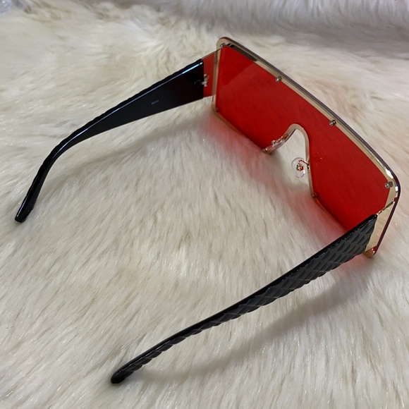 Oversize Sunglasses - Picture 5 of 9